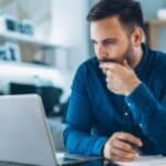 Consultor de SEO Freelancer vs Empresa de SEO diferencas, riscos e vantagens