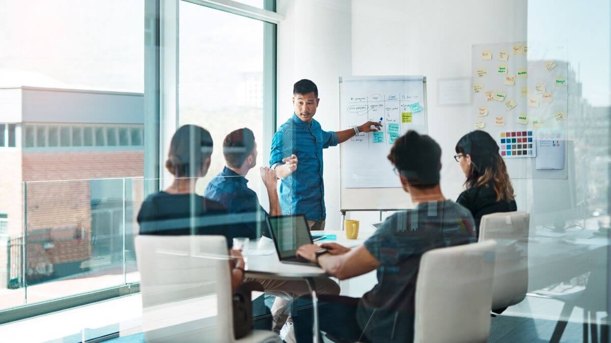 SEO Para Empresas de Tecnologia e Software 1 Trabalhe o fundo do funil sem fabricar comparações